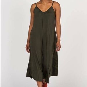 Agnes & Dora gather v neck jumpsuit XS